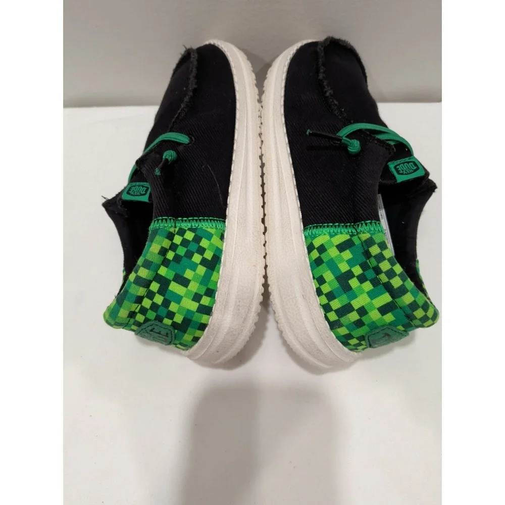 Hey Dude Shoes Boys  Black Wally Funk Gaming Slip on J2  Sz 2